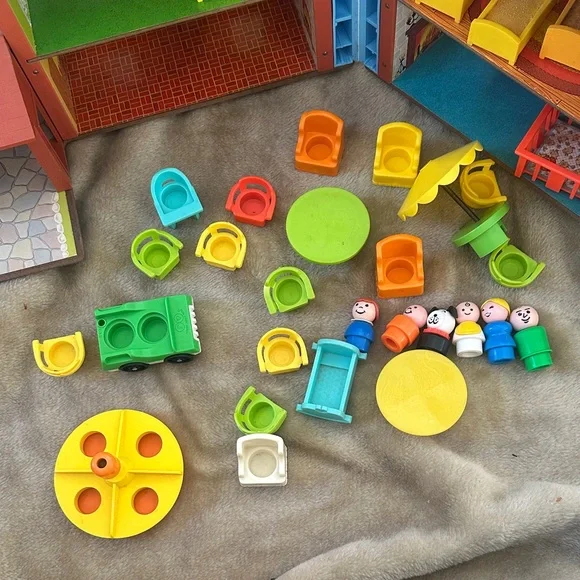 Fisher-Price Play Family House - Red and Blue - Picture 3 of 13